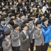 [서울포토]안산 단원고 기억 교실 존치 논란속 신입생 입학식
