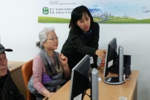 [시니어 재교육 돕는 세심 행정] ‘스마트 老선생’