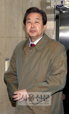 [서울포토]공천신청자 면접장으로 향하는 새누리당 김무성 대표