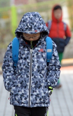 [서울포토] 꽃샘추위에 ‘춥다 추워~’