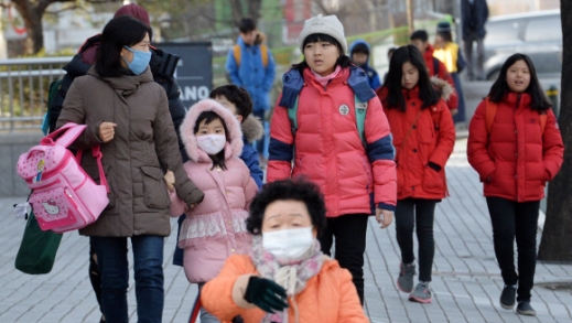 [서울포토] 꽃샘추위에 ‘춥다 추워~’