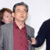[서울포토]새누리당 이한구 공천관리위원장, 여의도 당사로 출근