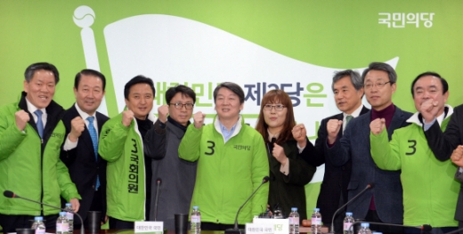 [서울포토] 안철수 대표, 국민의당 최고위원회의 참석