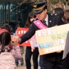 [서울포토] ‘경찰아저씨와 함께 안전한 등굣길’