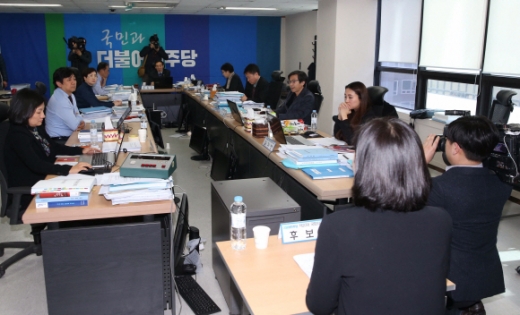 [서울포토]더불어민주당, 비례대표 후보자들 면접