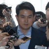 [서울포토] 취재진에 둘러싸인 새누리 김태호 최고위원
