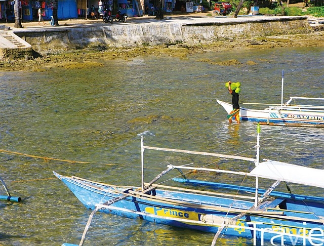 팔라완 바다에서 주요 이동수단은 ‘방카’라 불리는 필리핀의 재래식 보트다