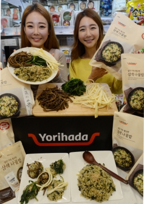 [서울포토] 봄내음 가득한 삼색 나물밥