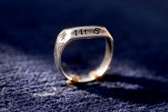 [포토]600년 된 잔다르크 반지 진짜일까