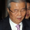 김종인 대표직 유지, 비례 2번도 그대로…“고민 끝에 당 남아”