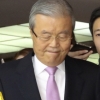 [서울포토] 굳은 표정의 김종인 대표