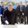[서울포토] 5·18민주묘지 참배하는 김종인