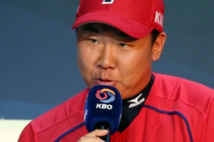 이범호 은퇴, 20년 선수생활 마무리 “후배와 팀의 미래 위해”