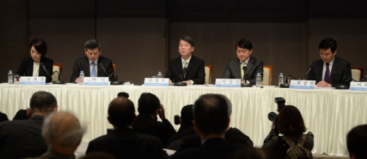 [서울포토] 국민의당 안철수 대표, 관훈토론서 발언