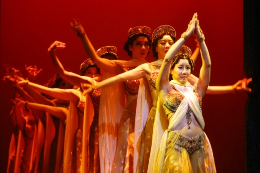 관능적인 무희 ’마타하리’ 완벽 재현한 김소향