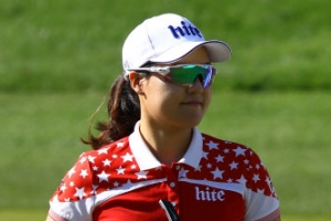 전인지·박성현, LPGA 첫 메이저대회 우승경쟁…선두에 1타 뒤진 공동3위