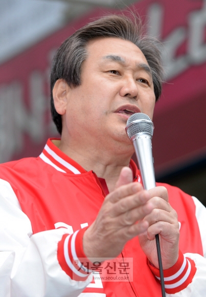 이만기 후보 지원 유세 펼치는 김무성 대표