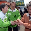 [서울포토] 안철수 “기호 3번 부탁합니다”