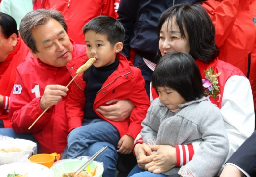 김무성 “쉬운 해고 절대 없어”, 김종인 “진짜 야당 찍어 달라”, 안철수 “한국정치 바꿔 달라”