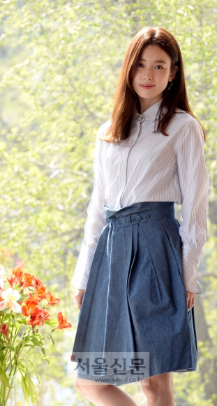 한효주의 차기작은 드라마다. 올여름 방송되는 MBC 미니시리즈 ‘더블유’의 주인공을 맡아, 연기 대상을 품었던 ‘동이’ 이후 6년 만에 안방극장에 돌아온다. 강성남 선임기자 snk@seoul.co.kr