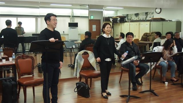 서울시오페라단의 신작 오페라 ‘사랑의 묘약’ 연습 사진.