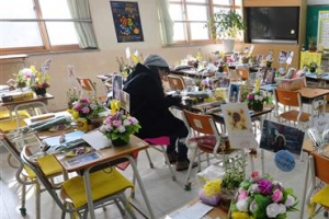 활기 찾았지만… 아물지 않은 상처 곳곳에