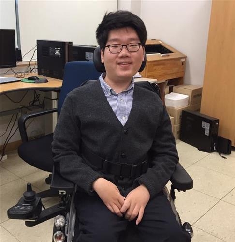 휠체어용 지도앱 ‘캔고(can-go)’를 만드는 대학생 김찬기씨