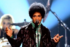 ‘퍼플레인’ 美 팝가수 프린스 자택서 숨진 채 발견