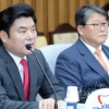 [서울포토] 새누리당 원내대책회의서 원유철 대표권한 대행 겸 원내대표가 발언