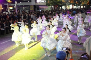 [우리동네 흥겨운 축제] 民의 행진, 色의 향연