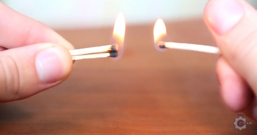 [실험영상] 성냥으로 성냥을 긁으면 불이 붙을까?