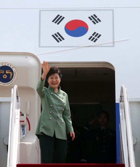박근혜 대통령, 이란 국빈방문 출발