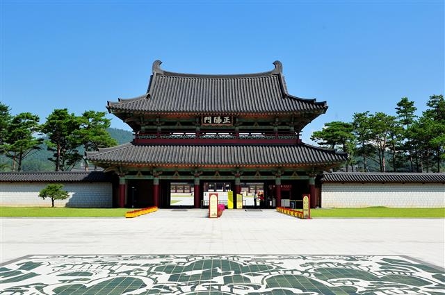 사비성의 정문인 정양문. 이름에서 백제의 전성기를 부활하고 싶은 마음이 읽혀진다.  부여군 제공