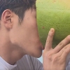 인터넷 뜨겁게 달군 배우 서강준의 수박 먹방