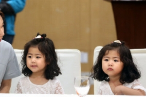 라둥이 “엄마랑 서울시 홍보대사 됐어요”
