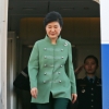 [서울포토]박근혜 대통령, 이란 방문 마치고 귀국