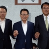 [서울포토]새누리당 정진석 원내대표, 국민의당 인사차 방문