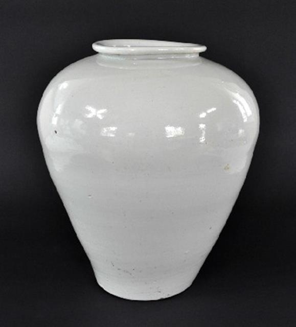 서울 청진동 출토 백자항아리