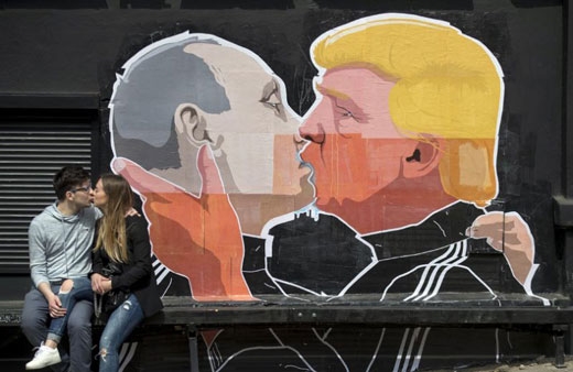 트럼프아 푸틴 ‘형제의 키스’