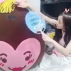 ‘에이프릴’ 진솔, 인형에 부채질? 깜찍 4차원 영상 공개 “사월아 힘내”