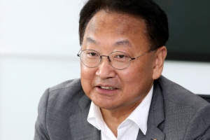 유일호 “금리인하, 긍정적 영향 미칠 것”