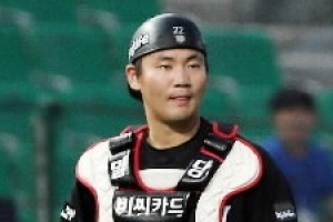 ‘치어리더 박기량 명예훼손’ 장성우에 檢 징역 구형