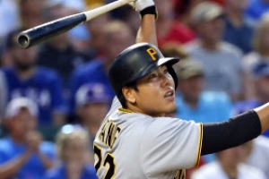 운 안 따른 강정호…2루타 1개