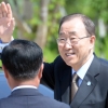 [서울포토] 시민들에 인사하는 반기문 UN 사무총장