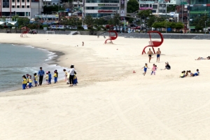 부산 해운대·송정·송도해수욕장 1일 개장…경찰 치안활동 강화