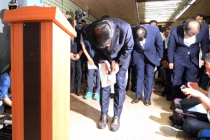 [단독]‘메피아’ 5개 업체 있다…“연봉 6000만원 받으며 배추심기 등 소일거리만”