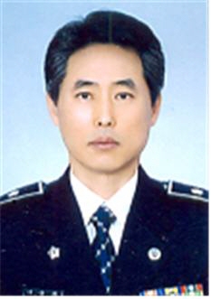 이동희 충주구치소 교위