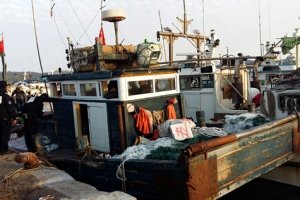 연평도 근해서 어민들이 중국어선 직접 2척 나포