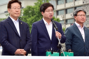 ‘지방재정개편 반발’ 경기도 시장 3명 광화문 단식농성