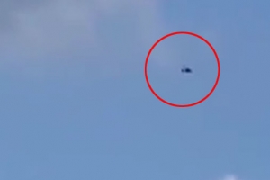 미 쇼핑센터 상공서 변신하는 트랜스포머 UFO 포착